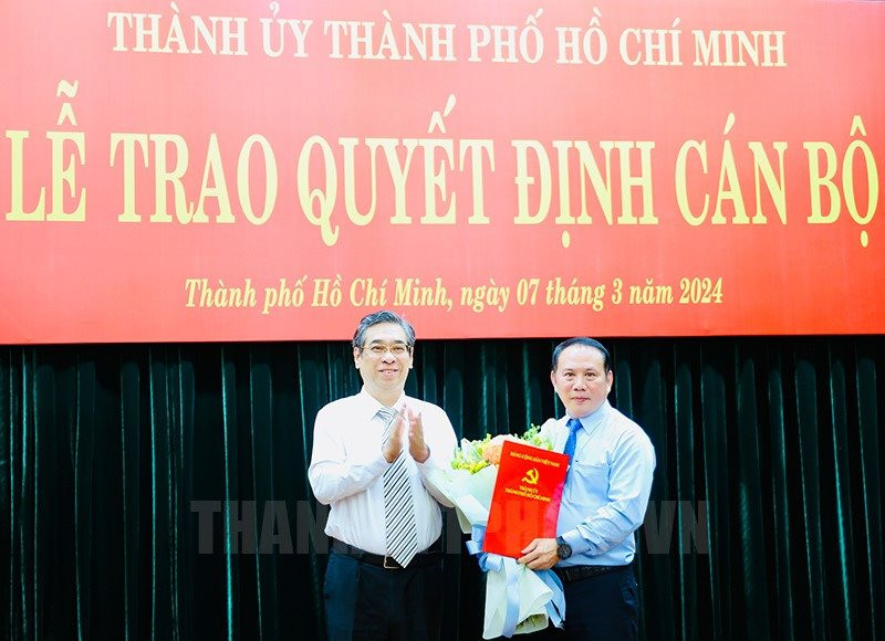 Đồng chí Lâm Hùng Tấn giữ chức Phó Bí thư Thường trực Quận 10