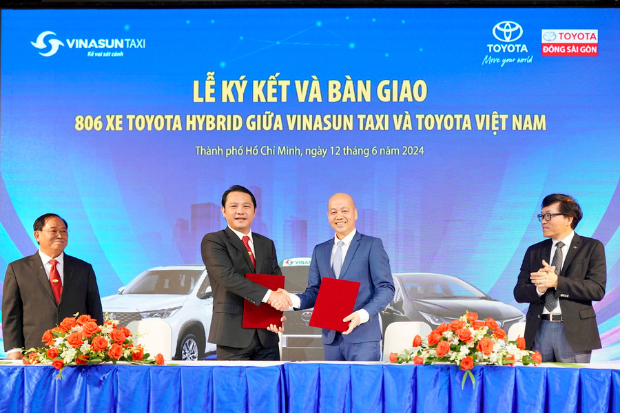 Ra mắt dịch vụ Taxi Hybrid đầu tiên tại Việt Nam