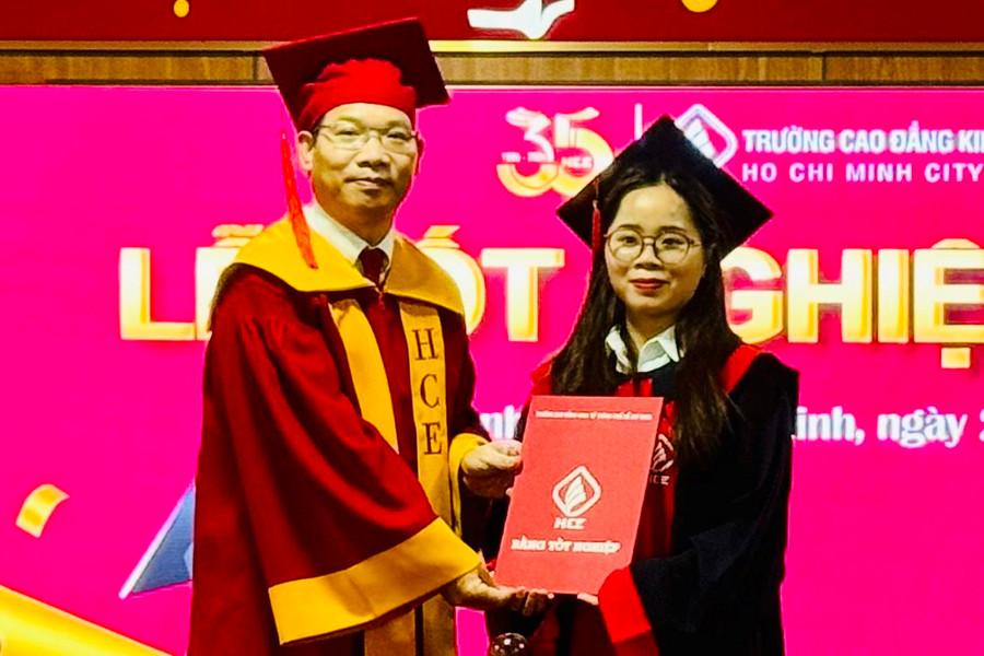 Trường Cao đẳng Kinh tế TP.HCM tổ chức tốt nghiệp cho hơn 1.300 sinh viên