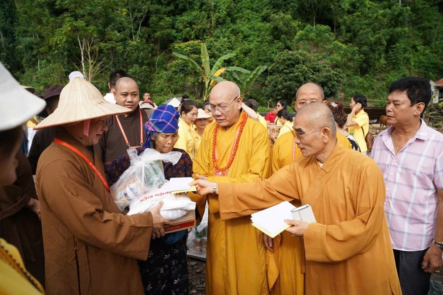 Giáo hội Phật giáo Việt Nam cứu trợ người dân vùng thiên tai tỉnh Sơn La, Điện Biên