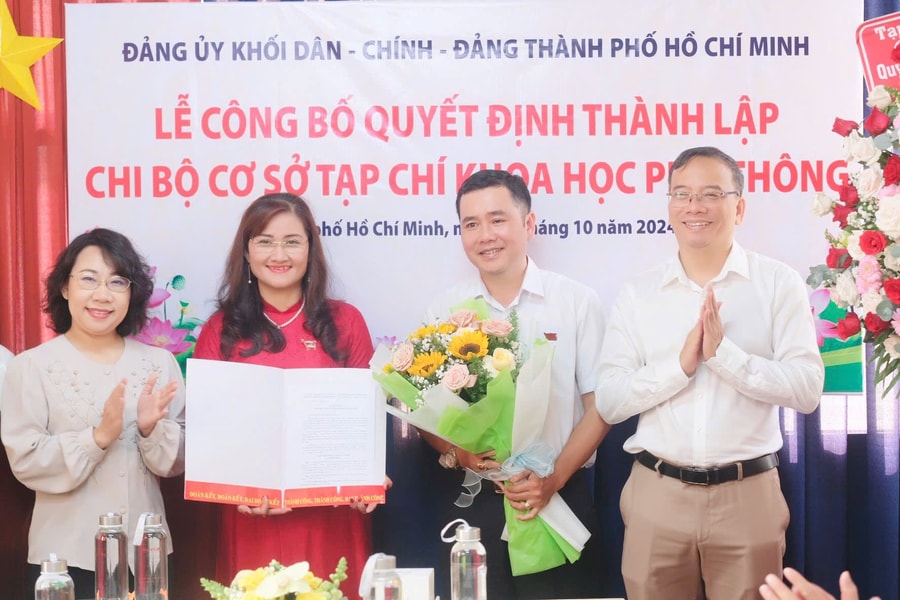 Công bố Quyết định Thành lập Chi bộ cơ sở Tạp chí Khoa học phổ thông