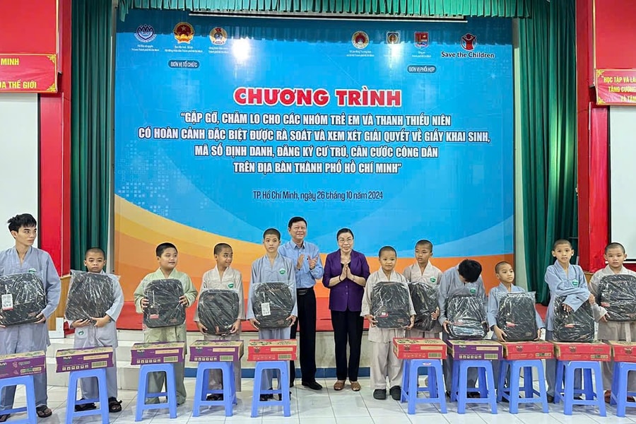 TP.HCM cấp hàng trăm giấy khai sinh, CCCD cho trẻ em có hoàn cảnh đặc biệt