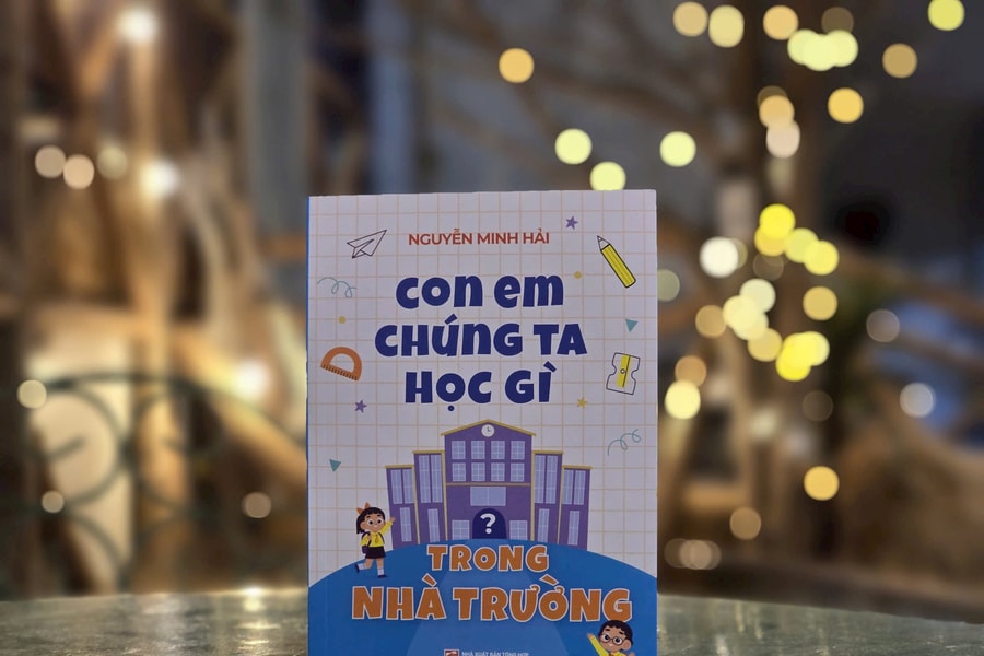 Con em chúng ta học gì trong nhà trường?