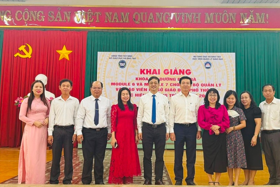 Học viện Quản lý giáo dục khai giảng khóa bồi dưỡng giáo viên Tây Ninh