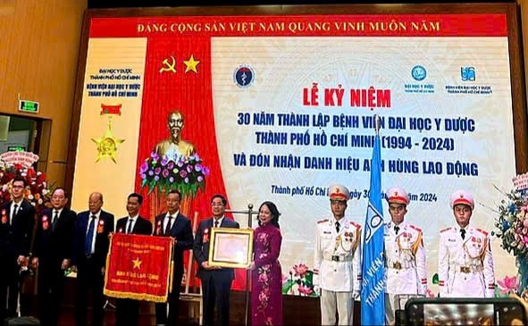 Danh hiệu Anh hùng Lao động - Dấu son trên hành trình 30 năm của Bệnh viện Đại học Y Dược TP. Hồ Chí Minh