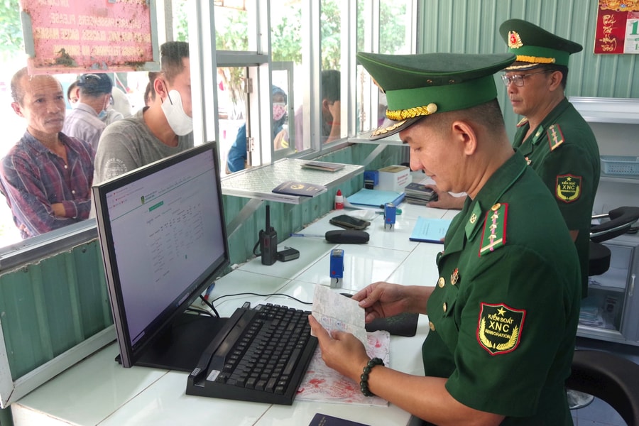 “Tấm khiên” chống tội phạm trên tuyến biên giới Đức Huệ Long An