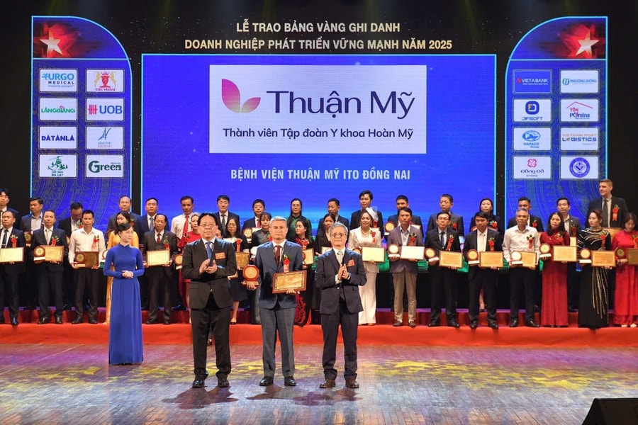 Bệnh viện Thuận Mỹ ITO Đồng Nai, thành viên Tập đoàn y khoa Hoàn Mỹ nhận giải thưởng Doanh nghiệp phát triển vững mạnh 2025