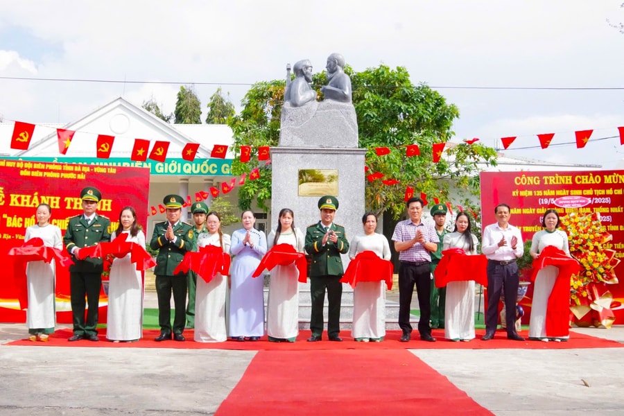 BĐBP Bà Rịa – Vũng Tàu khánh thành tượng đài Bác Hồ với chiến sĩ Biên phòng