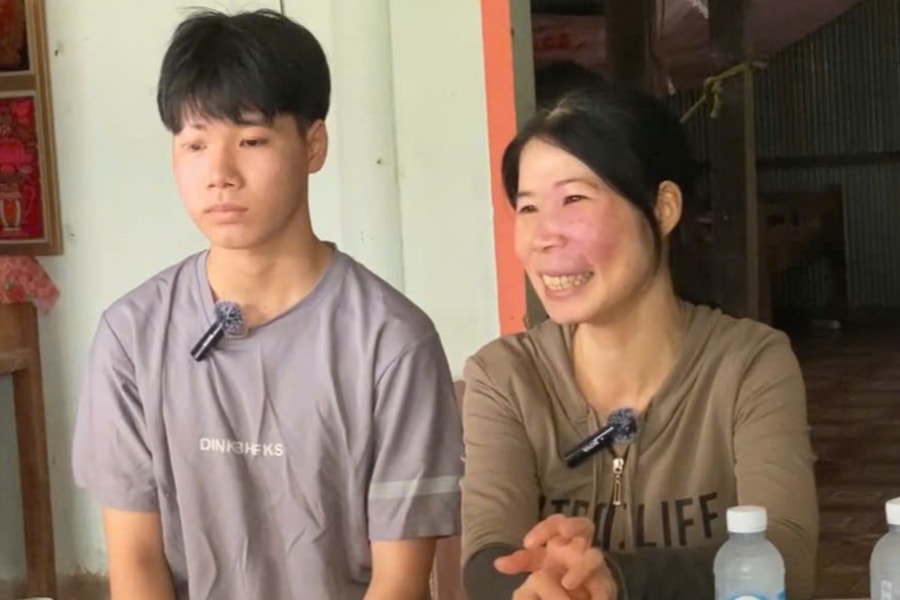 Người mẹ mắc bớt bẩm sinh nhường suất điều trị cho con trai bị bạch biến
