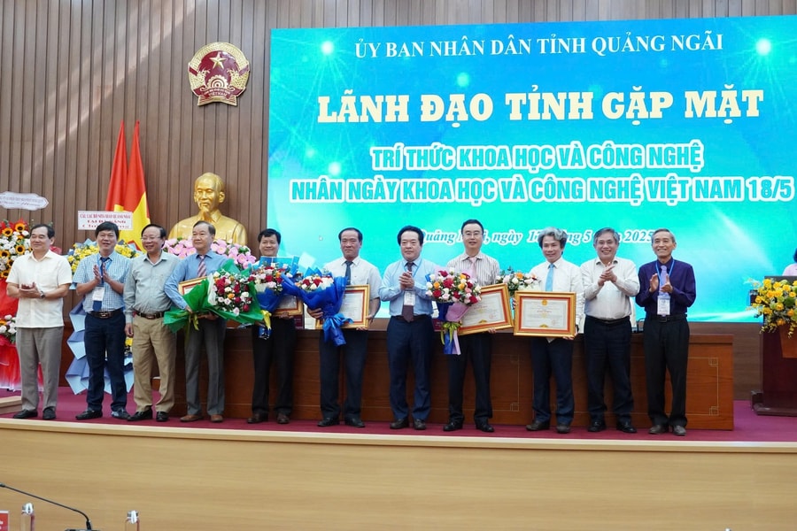 Quảng Ngãi tôn vinh đội ngũ trí thức nhân Ngày Khoa học và Công nghệ Việt Nam