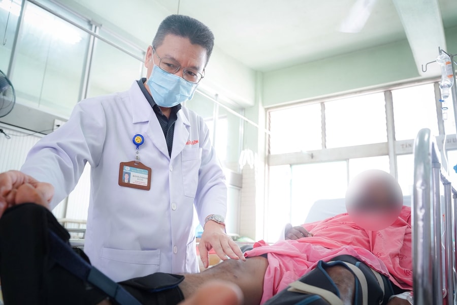 Bệnh viện Chợ Rẫy tiếp nhận 9 nạn nhân trong vụ cháy giàn khoan dầu tại Cà Mau