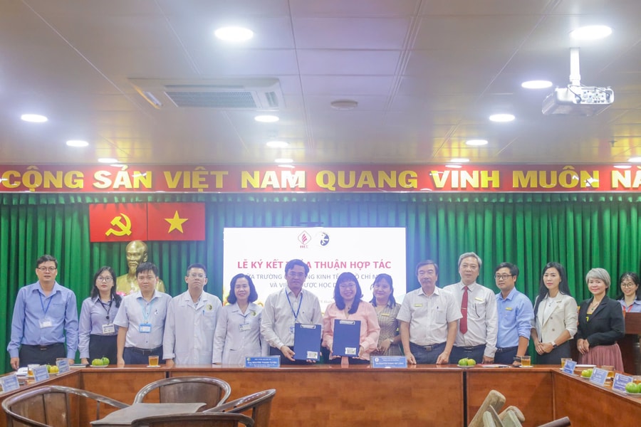 Trường Cao đẳng Kinh tế TP.HCM và Viện Y Dược học Dân tộc hợp tác đào tạo nhân lực