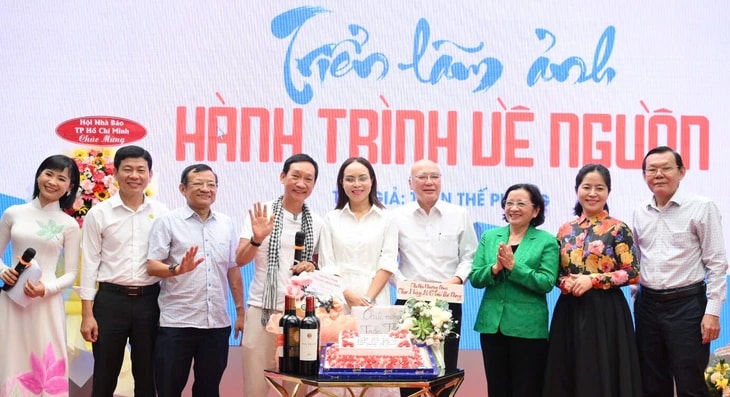 Hành trình về nguồn qua ống kính Nhiếp ảnh gia Trần Thế Phong