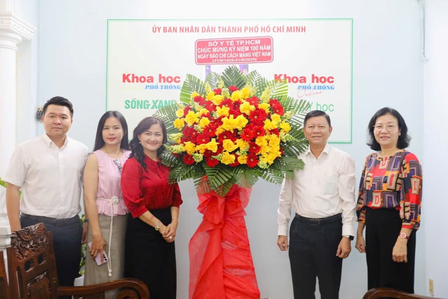 Sở Y tế TP.HCM thăm và chúc mừng Tạp chí Khoa học phổ thông nhân ngày 21/6
