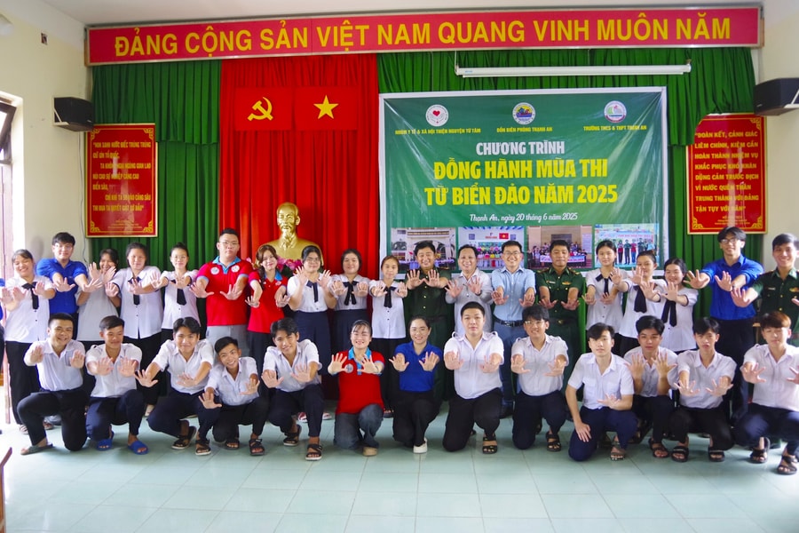 BĐBP TP.HCM - Đồng hành mùa thi từ biển đảo