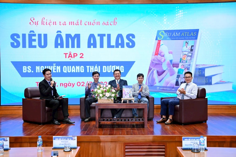 Lễ ra mắt sách “Siêu âm Atlas – tập 2” của thầy thuốc, thầy giáo Nguyễn Quang Thái Dương