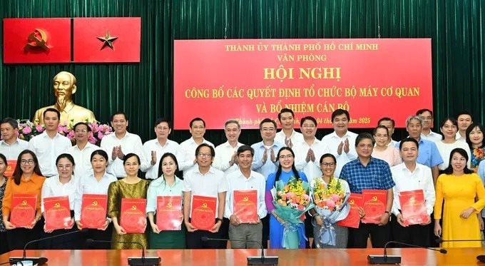 Bổ nhiệm các trưởng, phó phòng thuộc Văn phòng Thành ủy TP.HCM