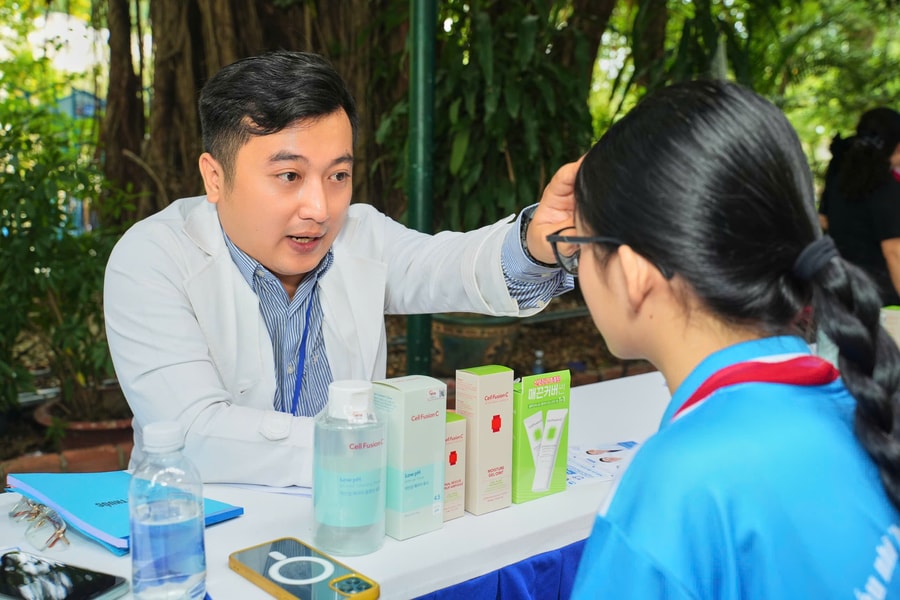 Cell Fusion C Việt Nam thực hiện Chiến dịch 'Chăm da đúng cách - Mụn chẳng comeback'