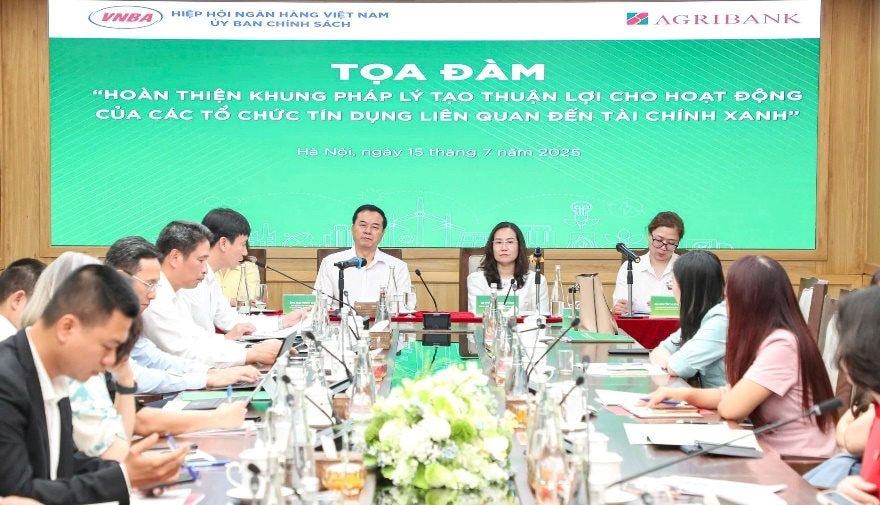 Hoàn thiện khung pháp lý tạo thuận lợi cho hoạt động của các tổ chức tín dụng liên quan đến Tài chính xanh