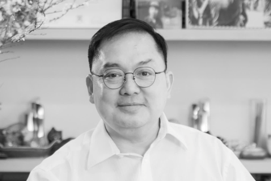 Ông Hoàng Nam Tiến qua đời