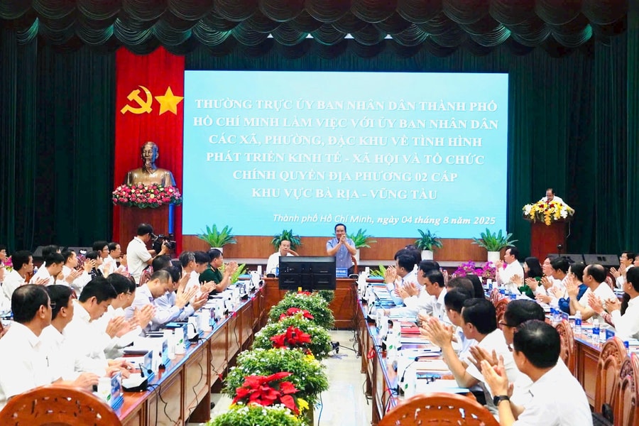 Chủ tịch TP.HCM lắng nghe vướng mắc sau 1 tháng vận hành chính quyền 2 cấp