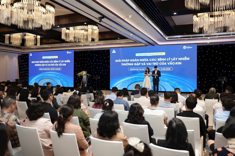 Tăng cường phòng ngừa bệnh lý lây nhiễm trong mùa mưa bằng vắc xin