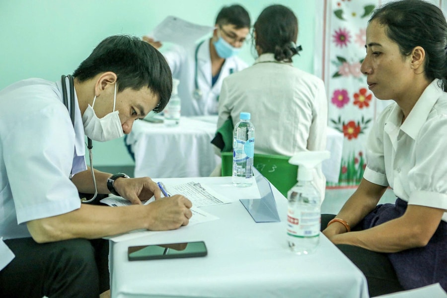 Đoàn bác sĩ TP.HCM khám bệnh và lan tỏa yêu thương đến Đắk Lắk