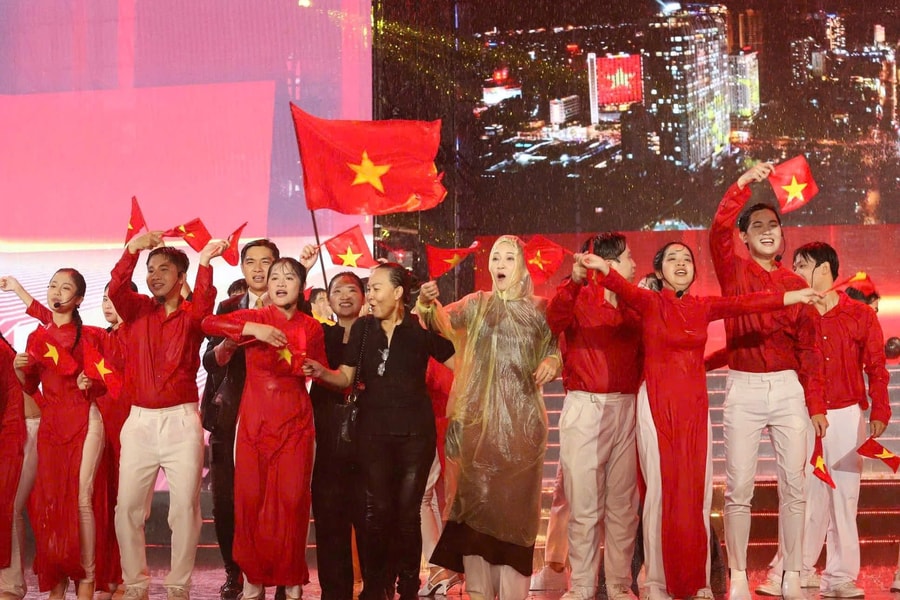 "Ánh sao độc lập" - Khúc hùng ca mừng 80 năm Quốc khánh