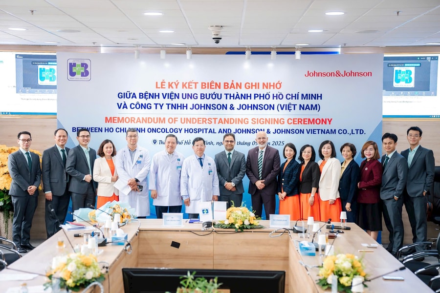 Bệnh viện Ung bướu TP.HCM và Johnson & Johnson ký ghi nhớ hợp tác, tiếp cận các phương pháp điều trị ung thư tiên tiến