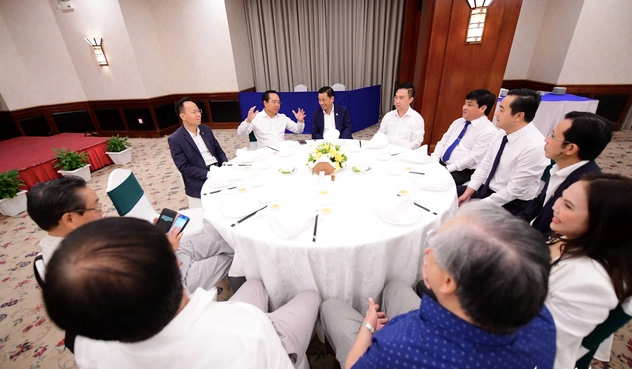 Chủ tịch TP.HCM: Mong muốn có những 'đàn chim Việt' sánh vai với 'đàn đại bàng' thế giới