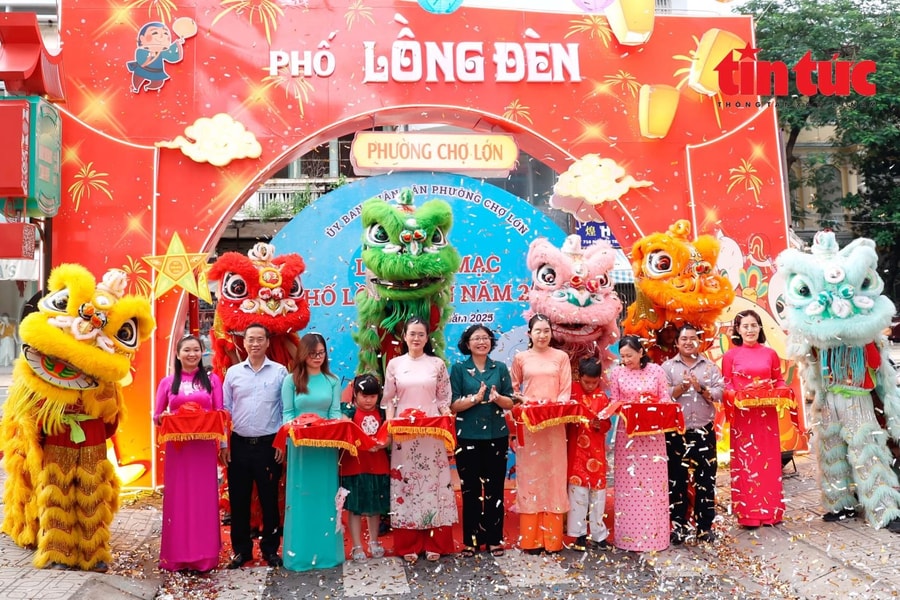 TP.HCM khai mạc “Phố Lồng đèn phường Chợ Lớn”