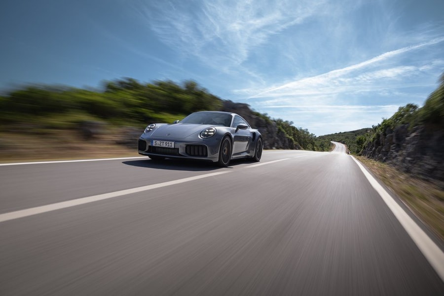 Porsche giới thiệu phiên bản cao cấp nhất của dòng xe 911