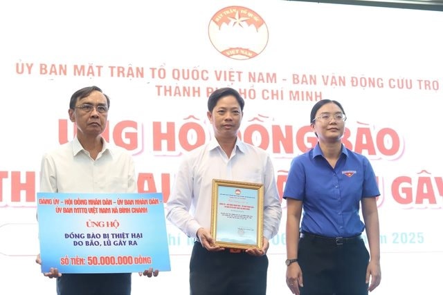 Đảng ủy UBND TP.HCM kêu gọi ủng hộ đồng bào bị ảnh hưởng do bão lụt