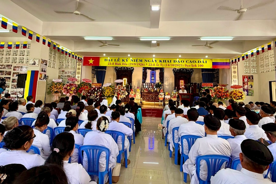 Đồng bào theo đạo Cao đài chăm lo đạo pháp, sống tốt đời, đẹp đạo