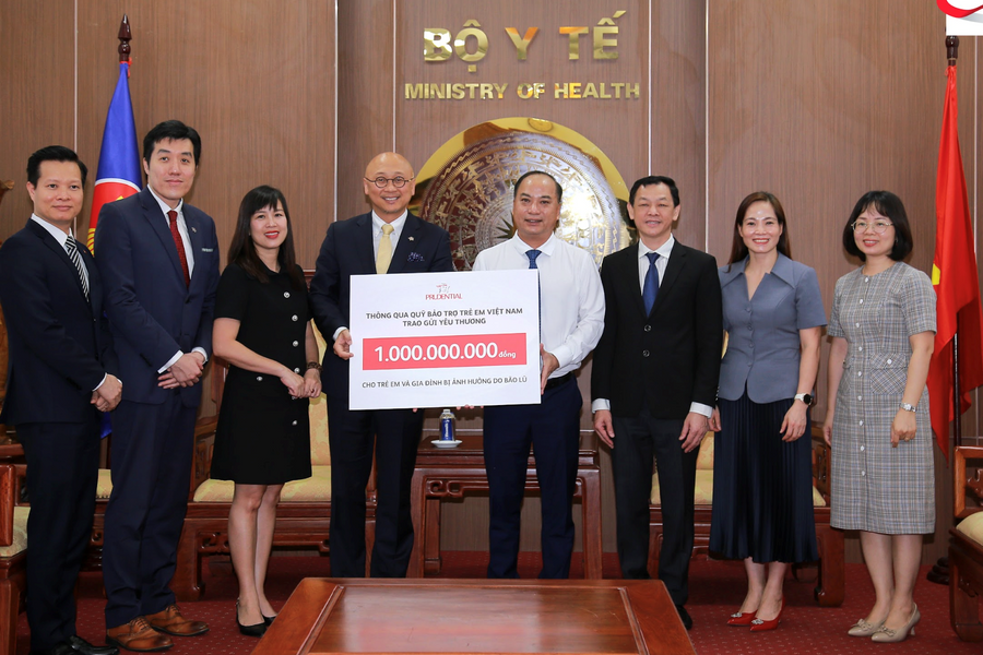 Prudential Việt Nam chung tay khắc phục hậu quả bão, lũ