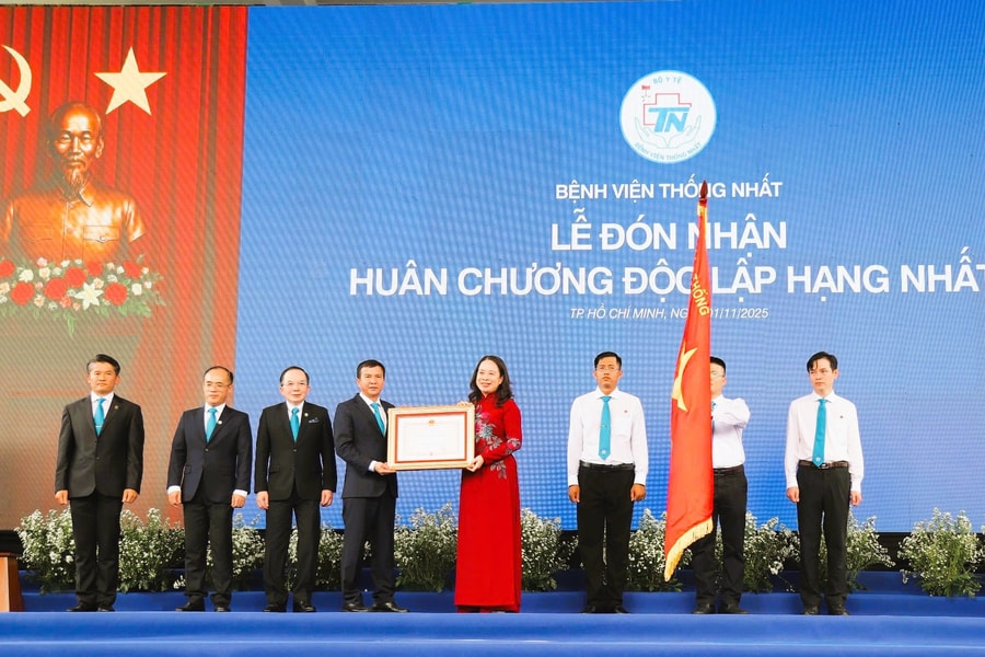 Bệnh viện Thống Nhất vinh dự nhận Huân chương Độc lập hạng Nhất