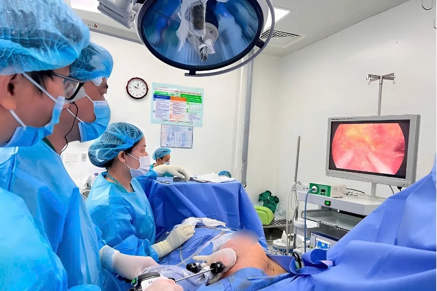 Phối hợp nhiều kỹ thuật mới điều trị thành công người bệnh đã ghép thận bị ung thư vú 2 bên