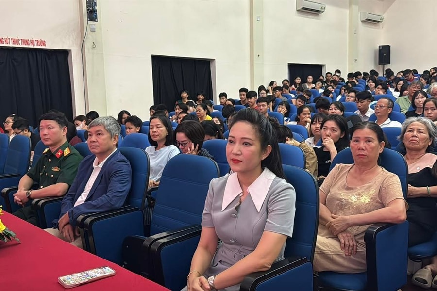 Trình chiếu phim Mưa đỏ và Địa đạo: Mặt trời trong bóng tối tại Côn Đảo