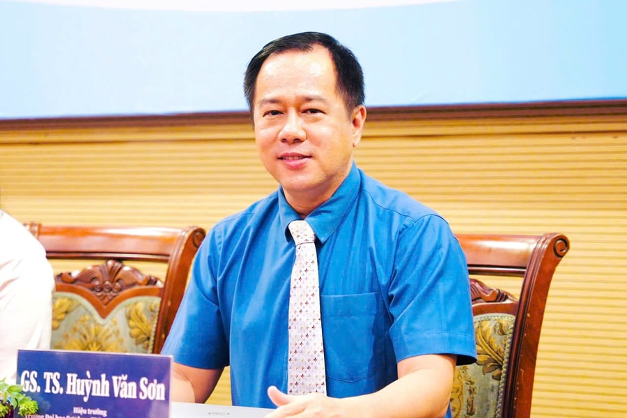 GS.TS Huỳnh Văn Sơn: “Trang bị năng lực số cho học sinh tiểu học là yêu cầu cấp thiết”