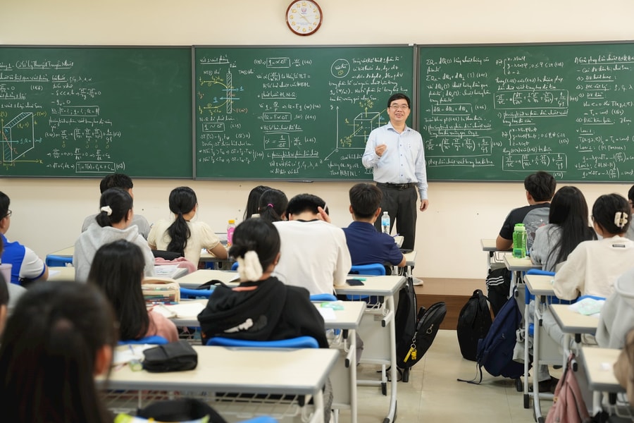 Ấm áp nghề trồng người – Tri ân Ngày Nhà giáo Việt Nam 20/11