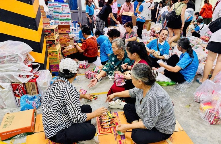 TP.HCM phát động tiếp nhận khẩn hỗ trợ đồng bào vùng bão lũ