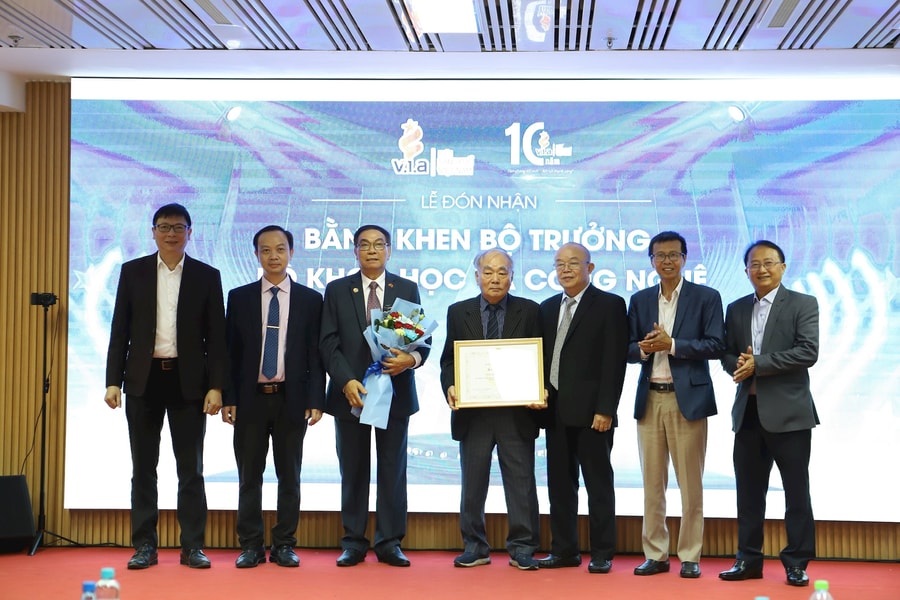 Hội Sáng chế Việt Nam đón nhận bằng khen của Bộ trưởng Bộ Khoa học và Công nghệ