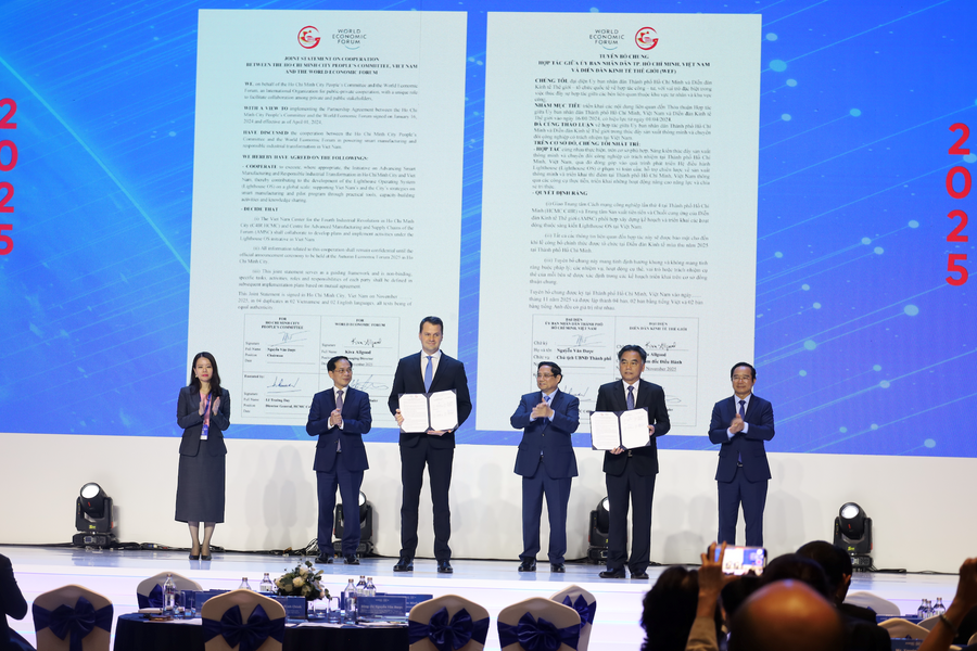 TP.HCM và WEF ra tuyên bố chung thúc đẩy sản xuất thông minh và chuyển đổi công nghiệp