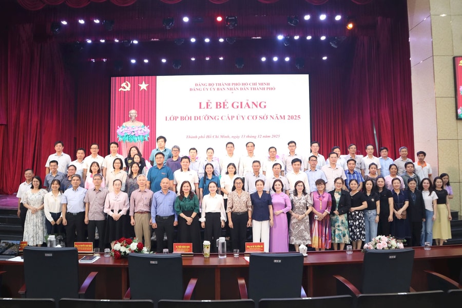 Đảng ủy UBND TP.HCM bế giảng lớp bồi dưỡng cấp ủy cơ sở năm 2025