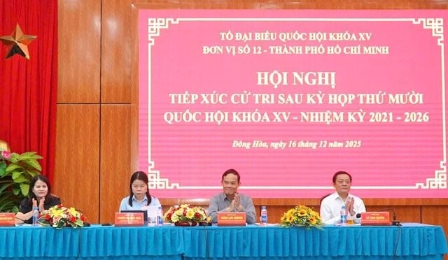 Bí thư Thành ủy TP.HCM Trần Lưu Quang tiếp xúc cử tri