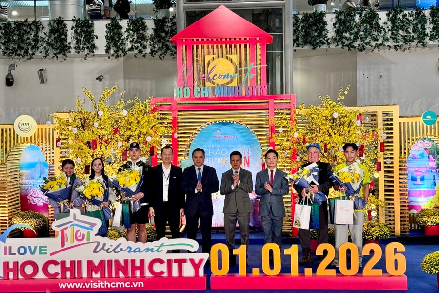 TP.HCM đón khách du lịch 'xông đất' năm 2026