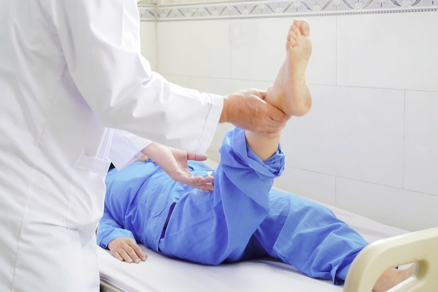 Bệnh viện Nhân dân Gia Định cơ sở 2: Thay khớp háng toàn phần cho bệnh nhân bị lệch khớp háng gần 40 năm