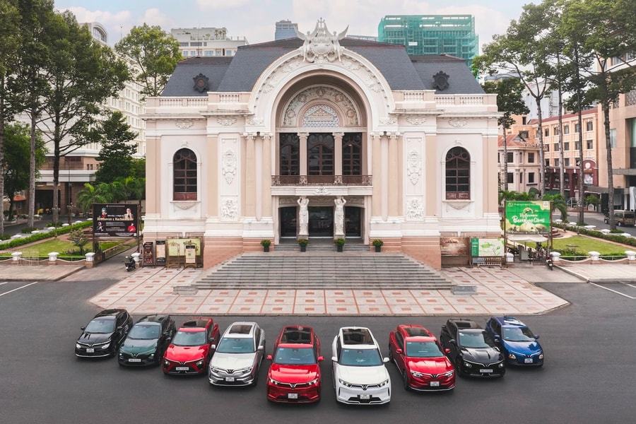VinFast triển khai chiến dịch "Mãnh liệt vì tương lai Xanh" - Hỗ trợ toàn dân chuyển đổi sang xe điện