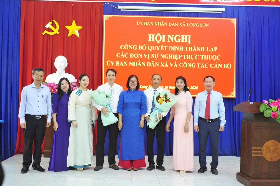 Xã Long Sơn thành lập Trung tâm Cung ứng dịch vụ công và Trạm Y tế