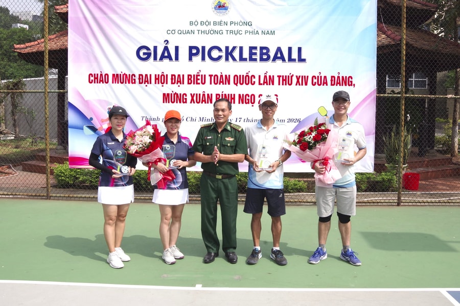 Khỏe để bảo vệ Tổ quốc